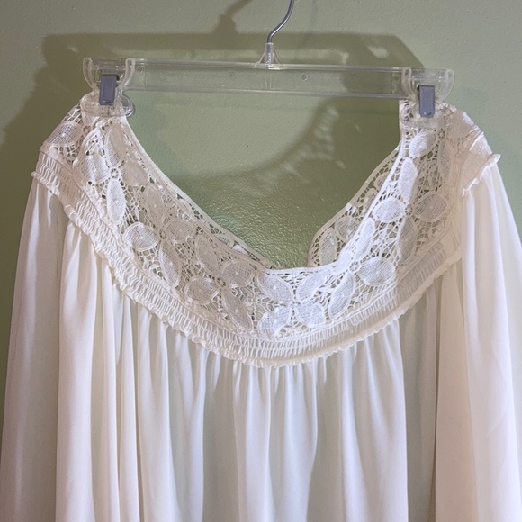 Blouse - Picture 2 of 5